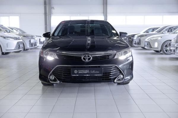 Toyota Camry 2.5 AT (181 л.с.) 2017