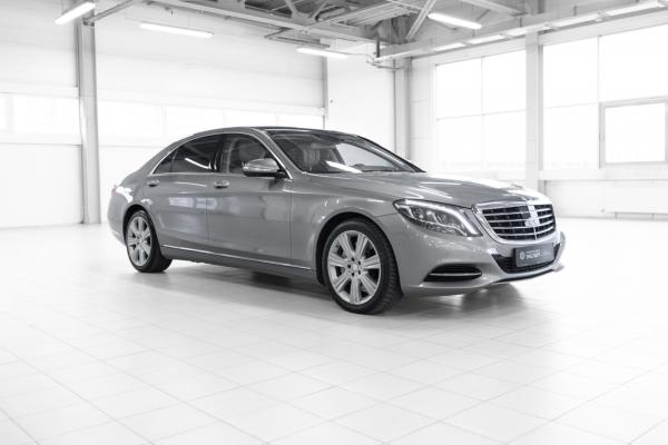 Mercedes-Benz S-Класс 500 Long 4.7 AT (455 л.с.) 4WD 2013