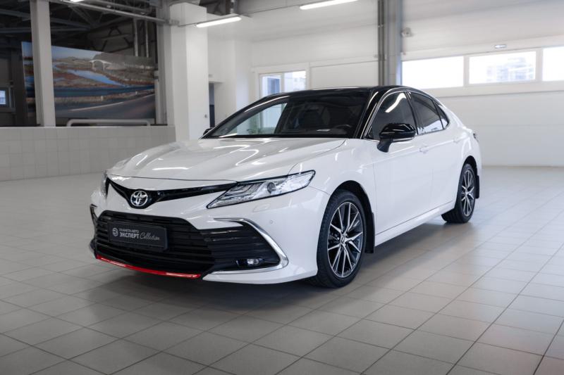 Toyota Camry 2.5 AT (200 л.с.) 2021