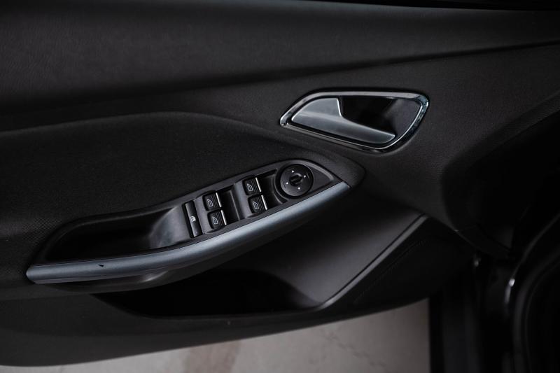 Ford Focus 1.6 AMT (125 л.с.) 2015