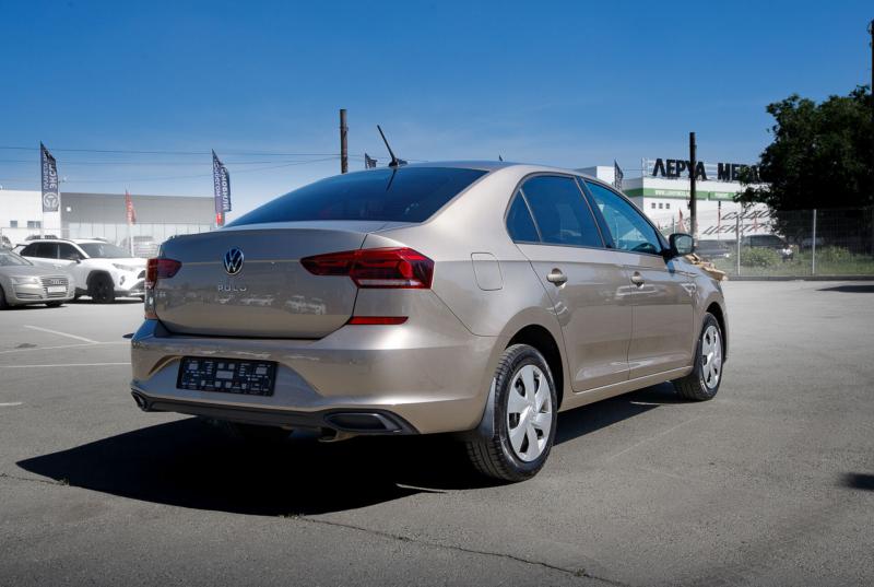 Volkswagen Polo 1.6 AT (110 л.с.) 2021