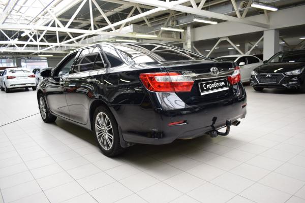 Toyota Camry 2.5 AT (181 л.с.) 2013