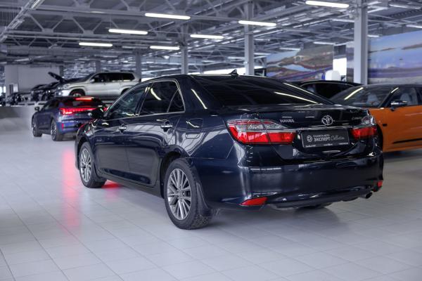 Toyota Camry 2.5 AT (181 л.с.) 2017