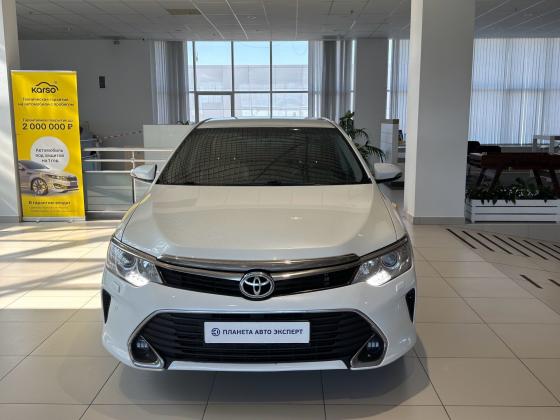 Toyota Camry 2.5 AT (181 л.с.) 2016