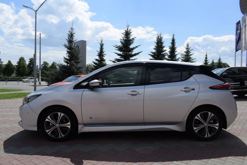 Nissan Leaf Electro AT (110 кВт) 2018