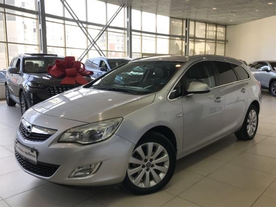 Opel Astra  2012