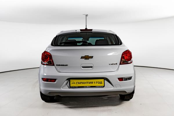 Chevrolet Cruze 1.6 MT (109 л.с.) 2012