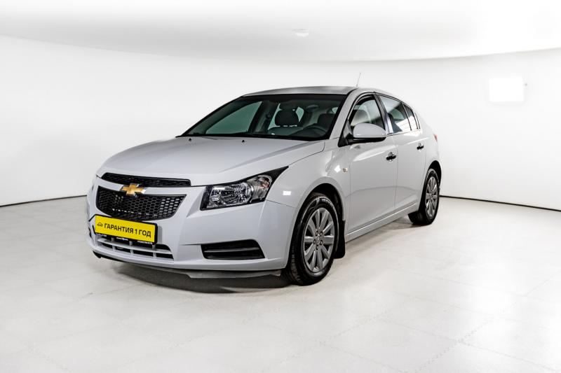 Chevrolet Cruze 1.6 MT (109 л.с.) 2012