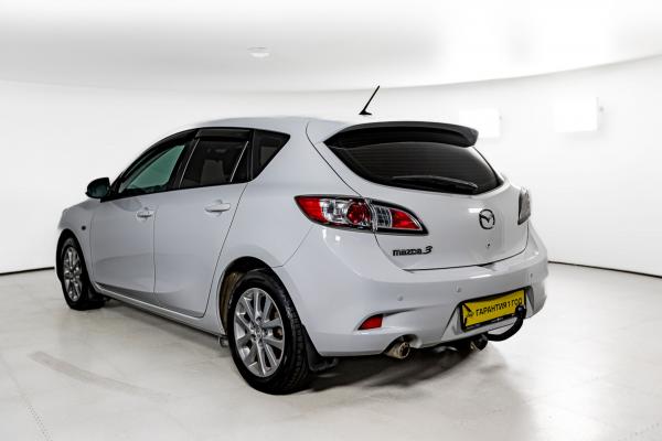 Mazda 3 1.6 MT (105 л.с.) 2012