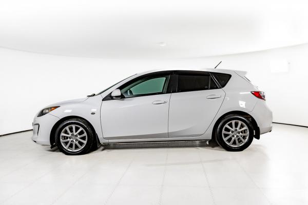 Mazda 3 1.6 MT (105 л.с.) 2012