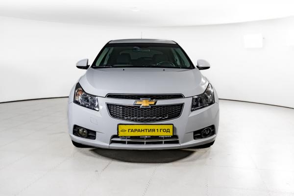 Chevrolet Cruze 1.6 MT (109 л.с.) 2012