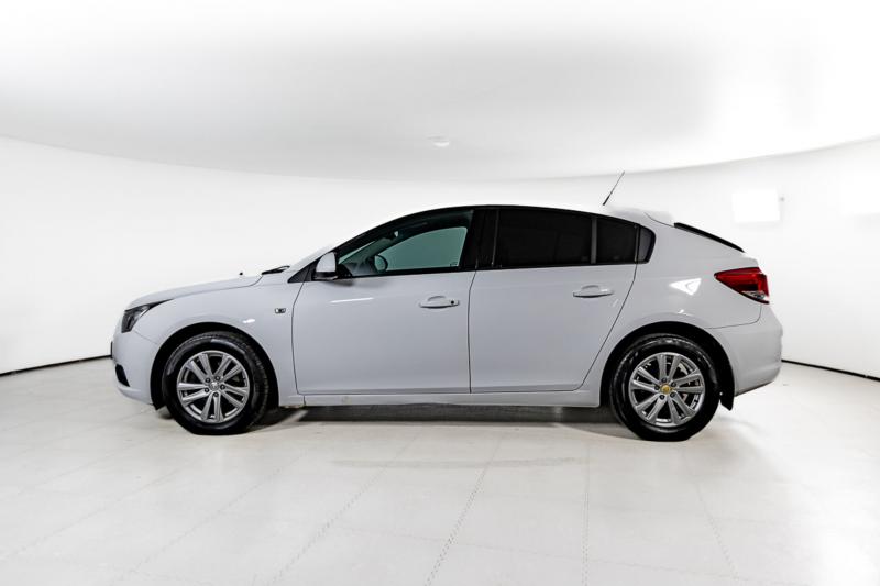 Chevrolet Cruze 1.6 MT (109 л.с.) 2012