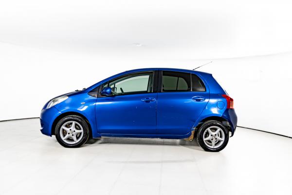 Toyota Vitz 1.0 CVT (71 л.с.) 2007