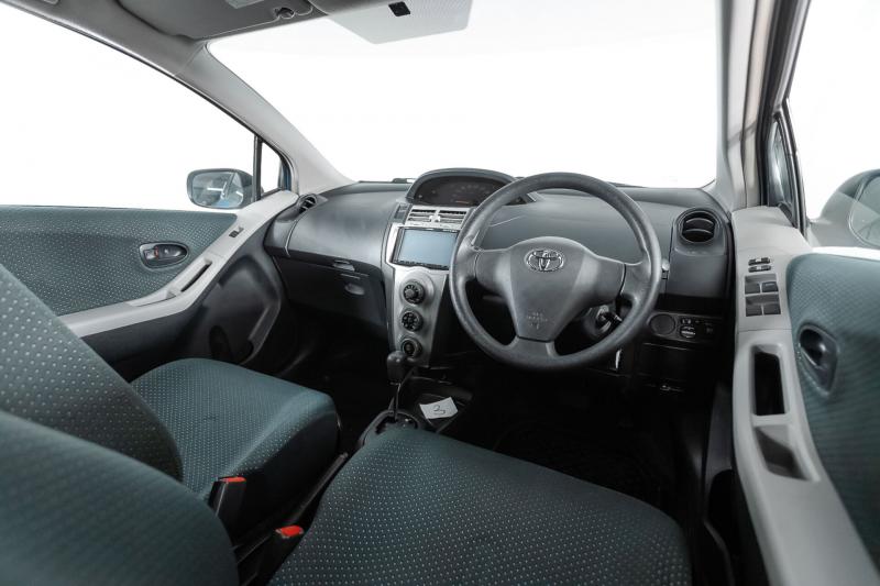 Toyota Vitz 1.0 CVT (71 л.с.) 2007