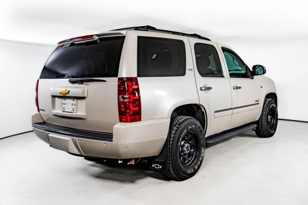 Chevrolet Tahoe 6AT 5.3 AT (324 л.с.) 4WD 2013