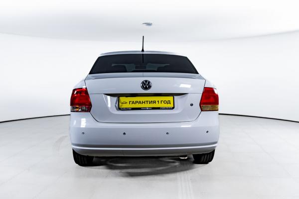 Volkswagen Polo 1.6 MT (105 л.с.) 2013