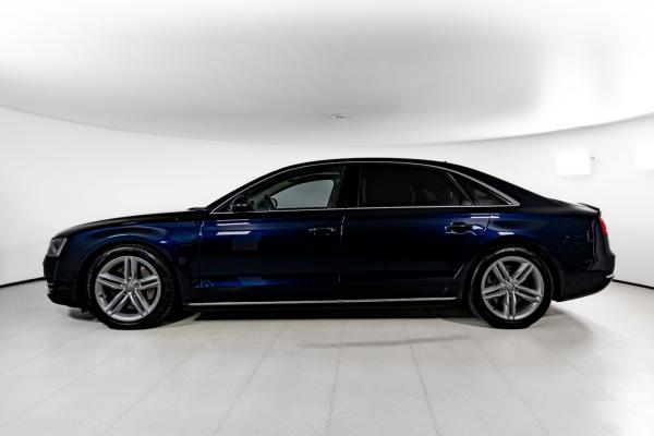 Audi A8 Long Long 4.2 AT (372 л.с.) 4WD 2011