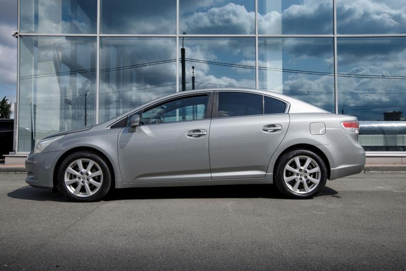 Toyota Avensis 2.0 CVT (152 л.с.) 2009