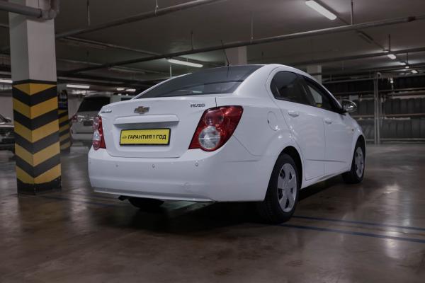 Chevrolet Aveo 1.6 AT (115 л.с.) 2013