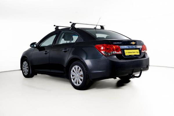 Chevrolet Cruze 1.8 MT (141 л.с.) 2013