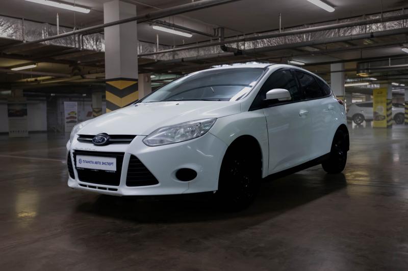 Ford Focus 1.6 MT (105 л.с.) 2011