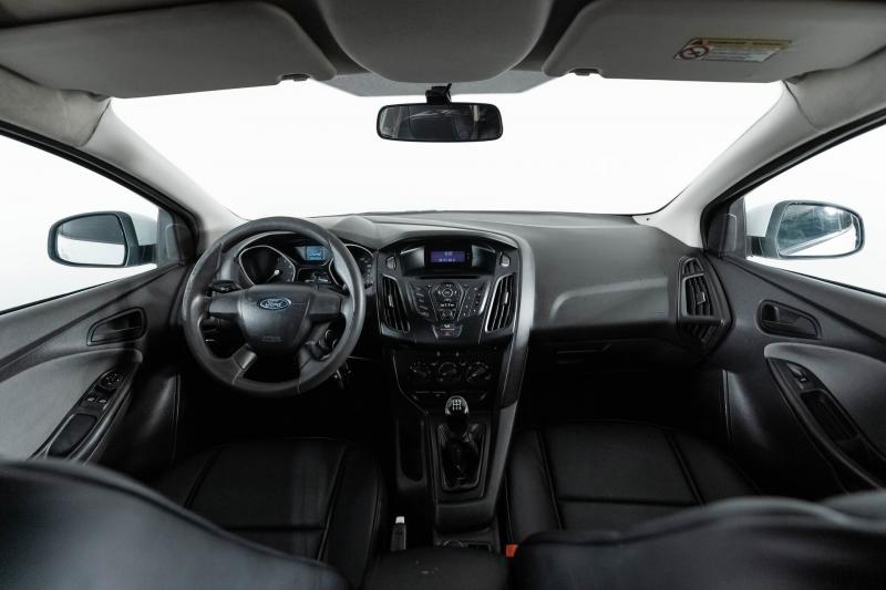 Ford Focus 1.6 MT (105 л.с.) 2011