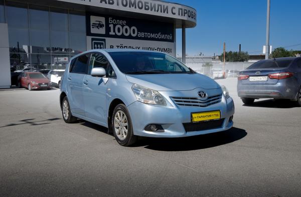 Toyota Verso 1.8 MT (147 л.с.) 2011