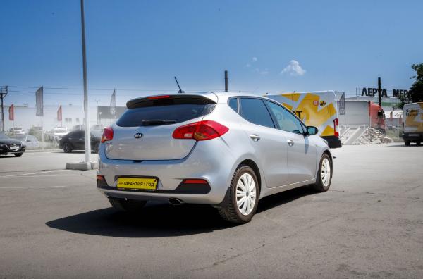 Kia Cee'd 1.6 MT (129 л.с.) 2013