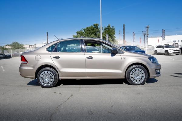 Volkswagen Polo 1.6 MT (110 л.с.) 2018