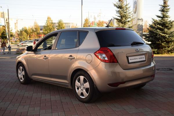 Kia Cee'd 1.4 MT (109 л.с.) 2010