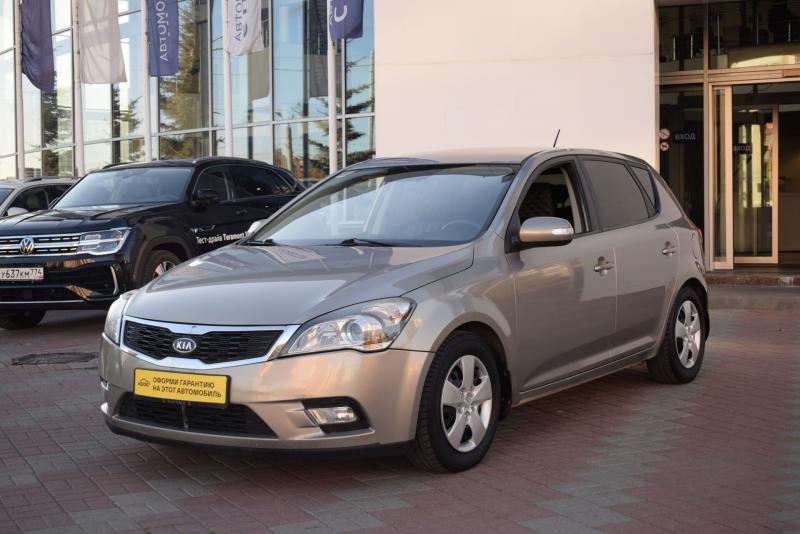 Kia Cee'd 1.4 MT (109 л.с.) 2010