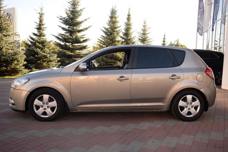 Kia Cee'd 1.4 MT (109 л.с.) 2010