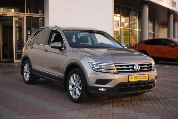 Volkswagen Tiguan 2.0 AMT (180 л.с.) 4WD 2020