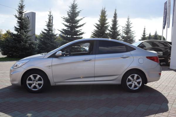 Hyundai Solaris 1.6 AT (123 л.с.) 2013