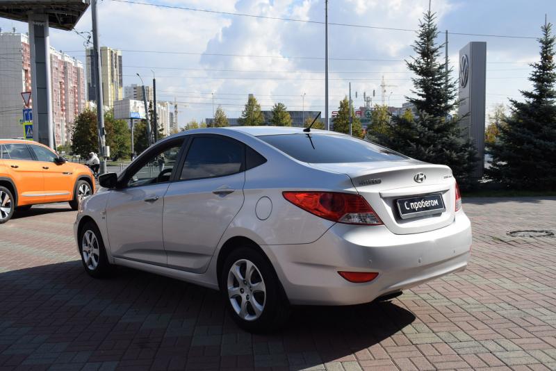 Hyundai Solaris 1.6 AT (123 л.с.) 2013