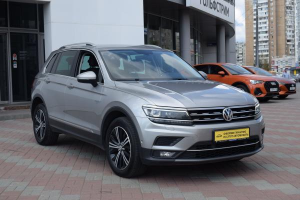 Volkswagen Tiguan 2.0d AMT (150 л.с.) 4WD 2017