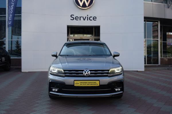 Volkswagen Tiguan 2.0 AMT (220 л.с.) 4WD 2018