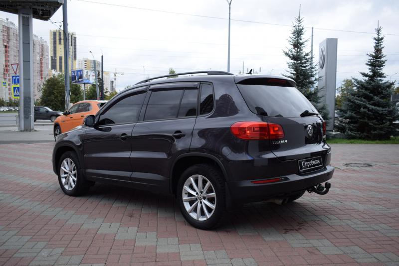 Volkswagen Tiguan 2.0 AT (170 л.с.) 4WD 2015