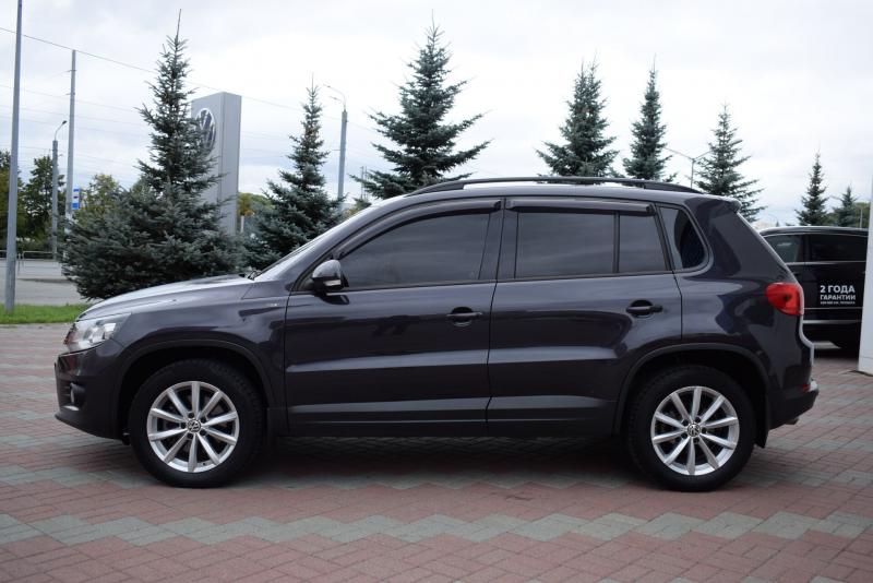 Volkswagen Tiguan 2.0 AT (170 л.с.) 4WD 2015