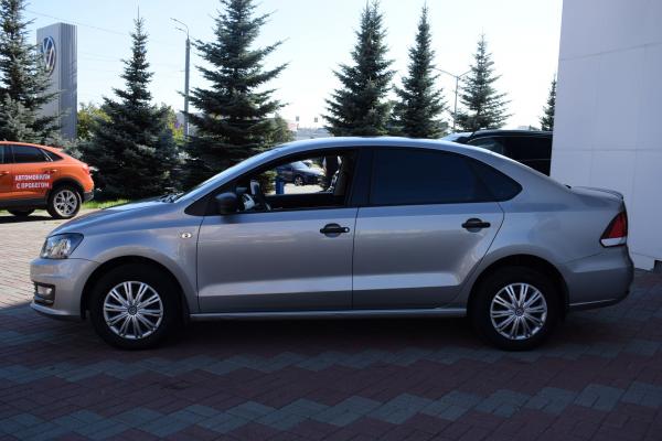 Volkswagen Polo 1.6 MT (90 л.с.) 2020