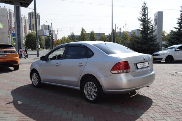 Volkswagen Polo 1.6 MT (105 л.с.) 2012