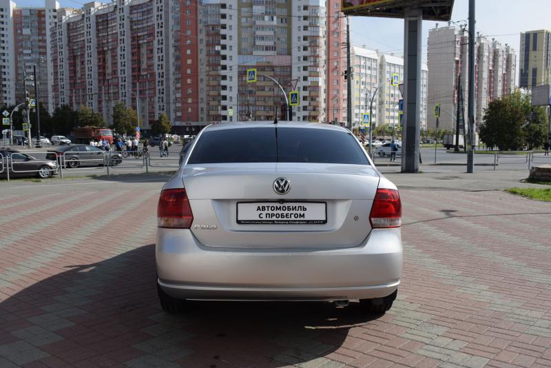 Volkswagen Polo 1.6 MT (105 л.с.) 2012