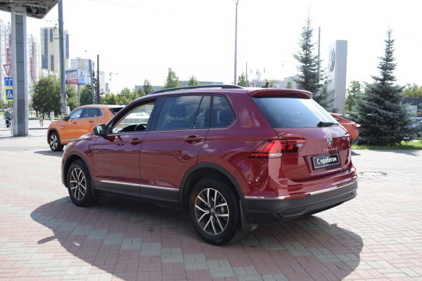 Volkswagen Tiguan 1.4 AMT (150 л.с.) 2021