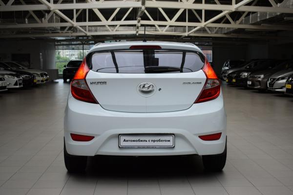 Hyundai Solaris 1.6 AT (123 л.с.) 2013