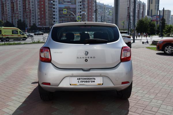 Renault Sandero 1.6 MT (82 л.с.) 2014