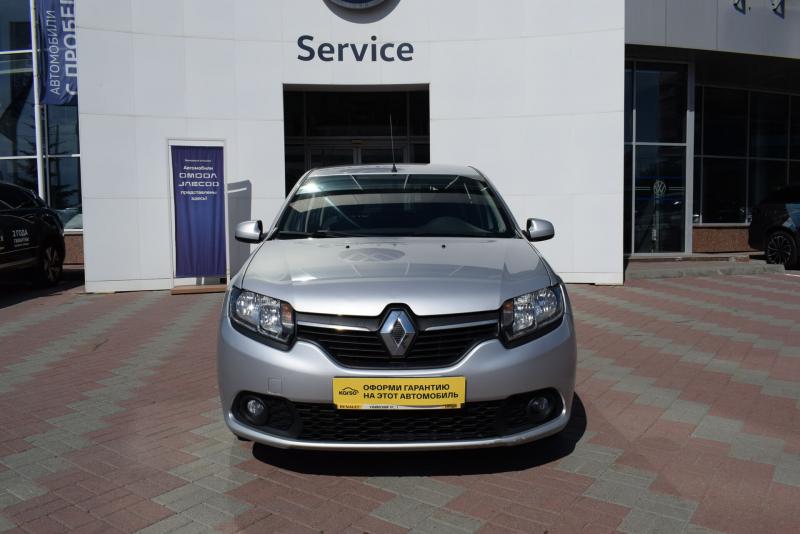 Renault Sandero 1.6 MT (82 л.с.) 2014