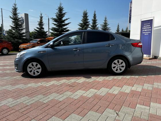 Kia Rio 1.4 MT (107 л.с.) 2013