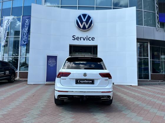 Volkswagen Tiguan 2.0 AMT (220 л.с.) 4WD 2018