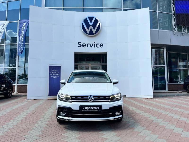 Volkswagen Tiguan 2.0 AMT (220 л.с.) 4WD 2018