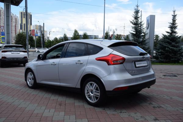 Ford Focus 1.6 AMT (105 л.с.) 2016